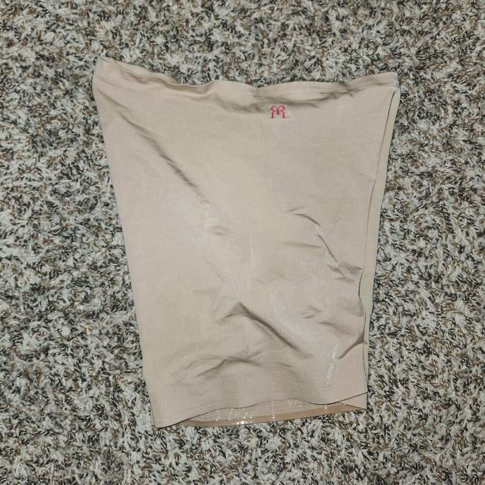 Ruby Ribbon Sculpting Shorts Size Medium - Picture 6 of 7